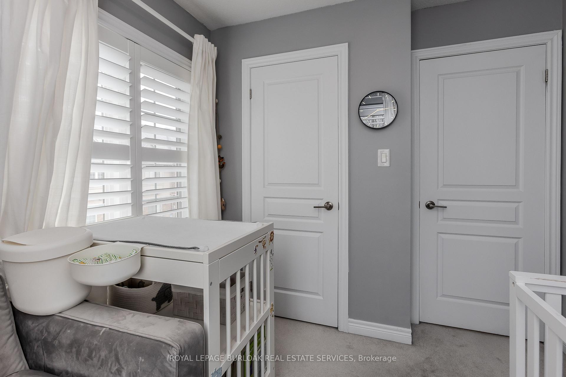 3 Bedrooms Condo at 1401 Plains, Burlington For sale