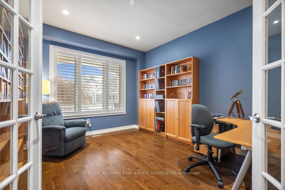 35 Bonnette Street, Halton Hills, ON L7J 2Z6