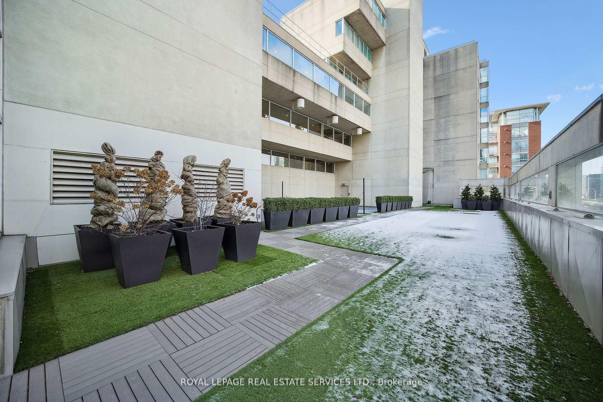 2 Bedrooms Condo at 480 Queens, Toronto For sale