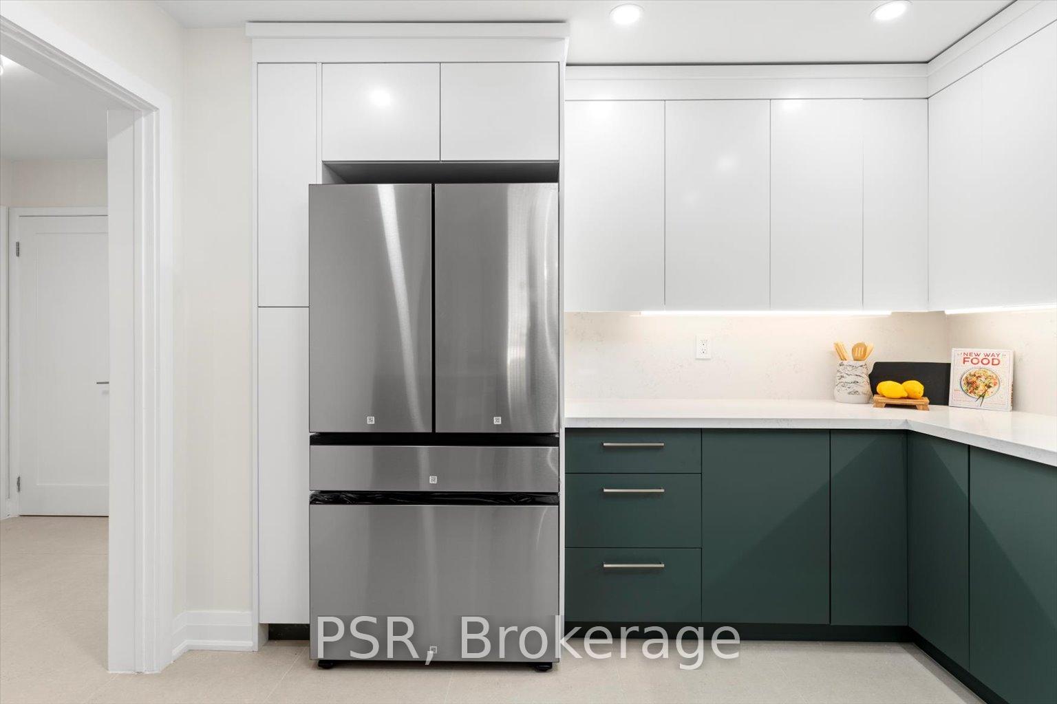 4 Bedrooms Condo at 42 Crimson Millway, Toronto For sale