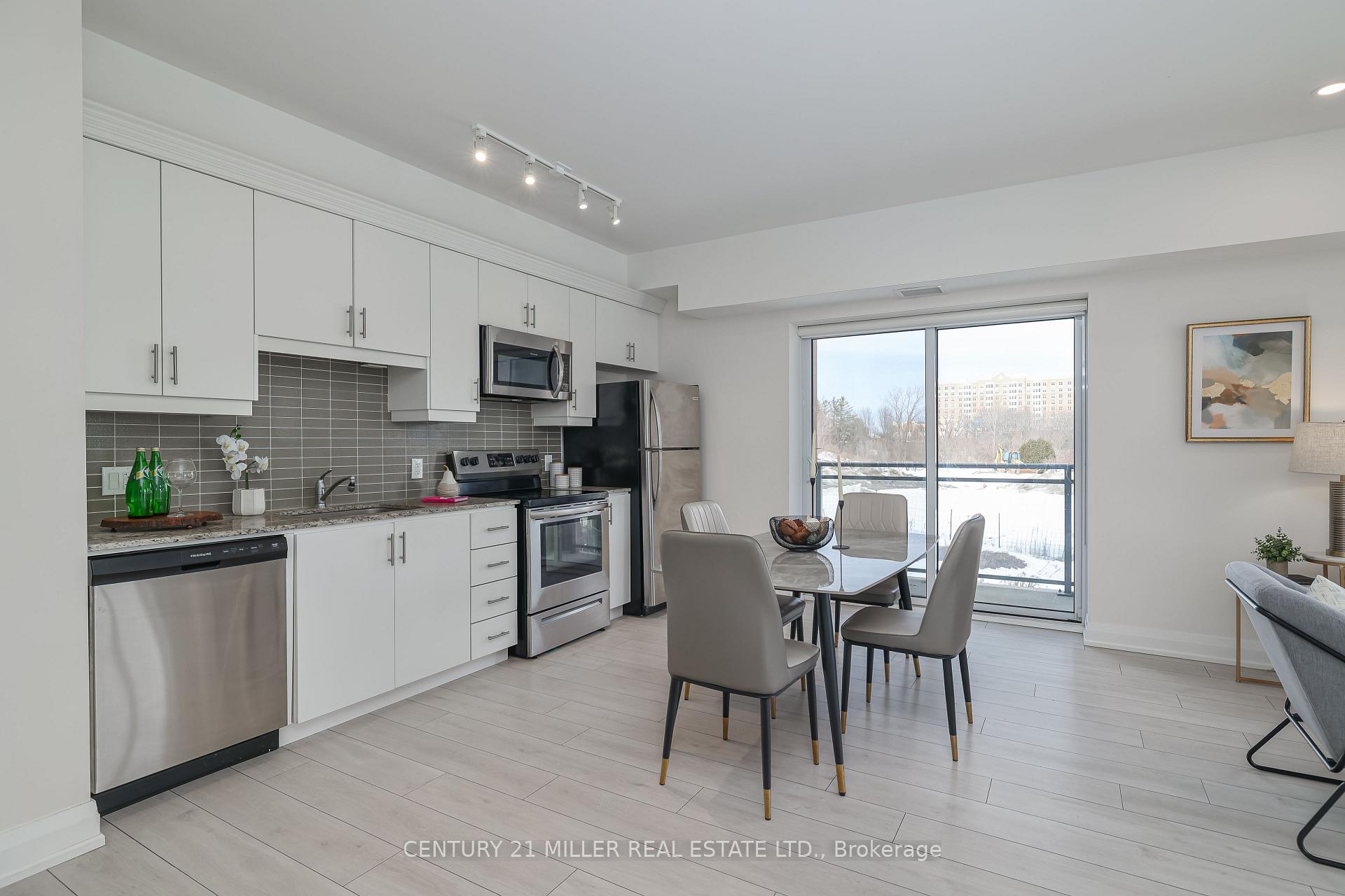 2 Bedrooms Condo at 4040 Upper Middle, Burlington For sale