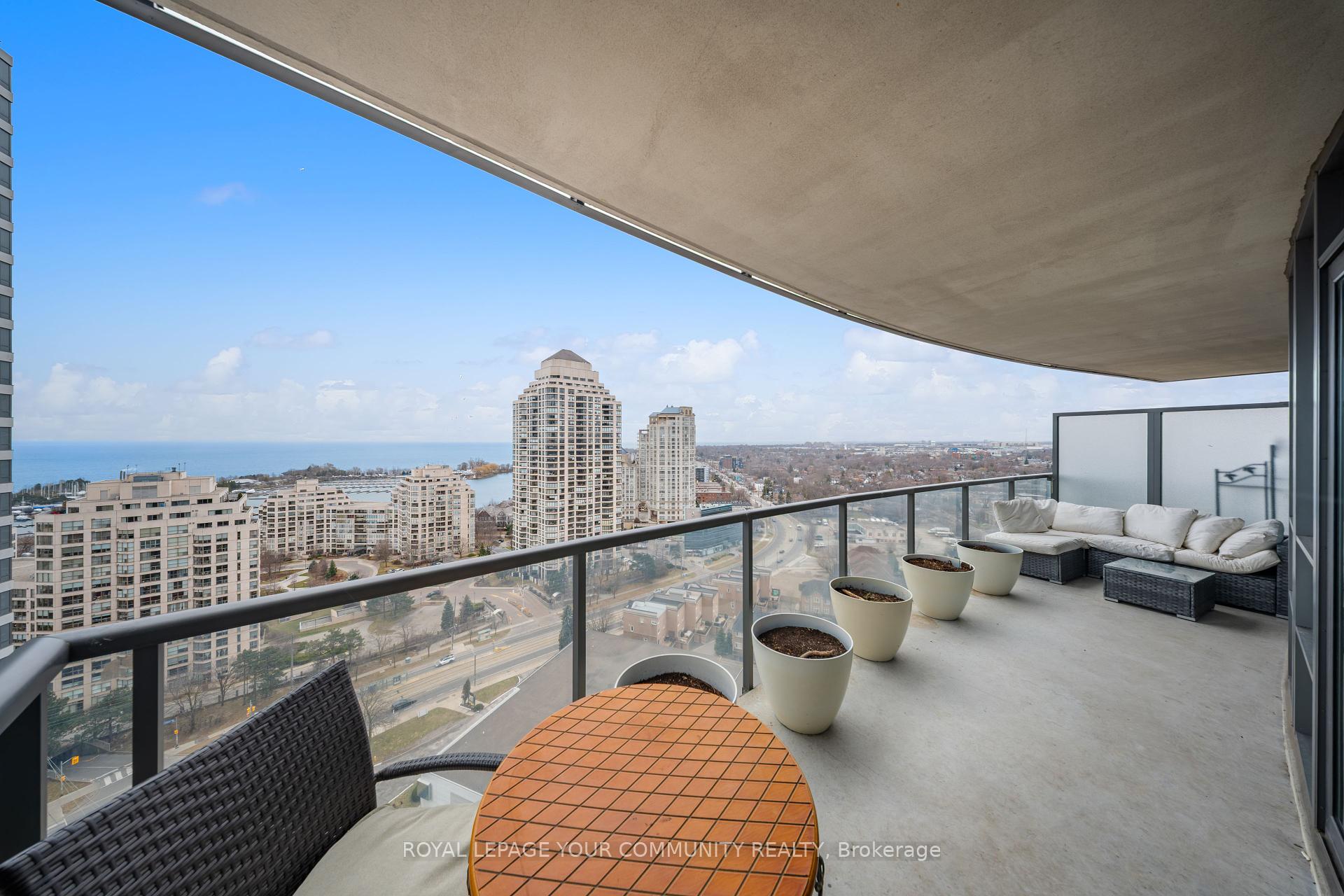 2 Bedrooms Condo at 15 Legion, Toronto For sale