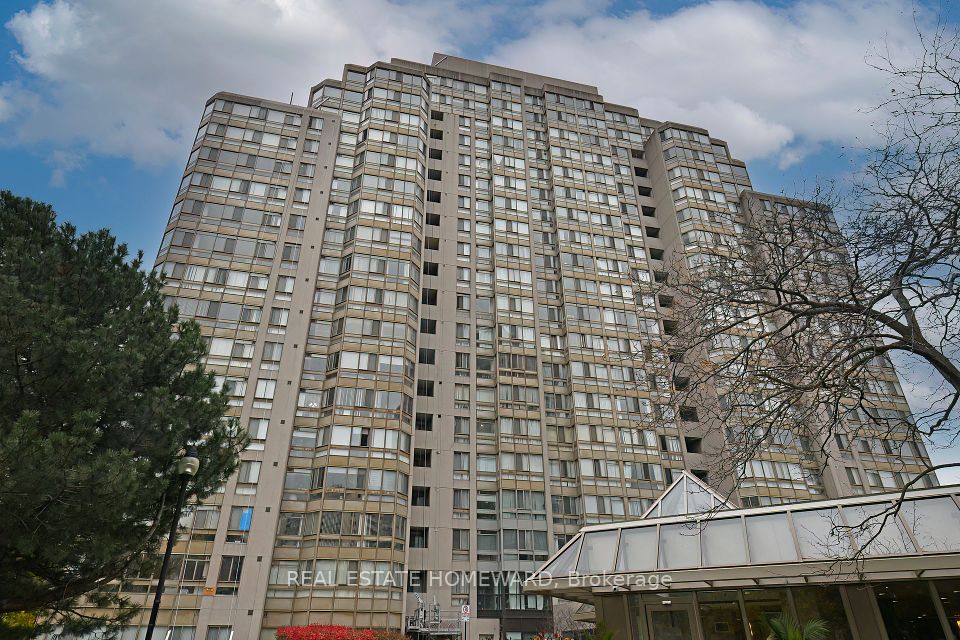 3233 eglinton