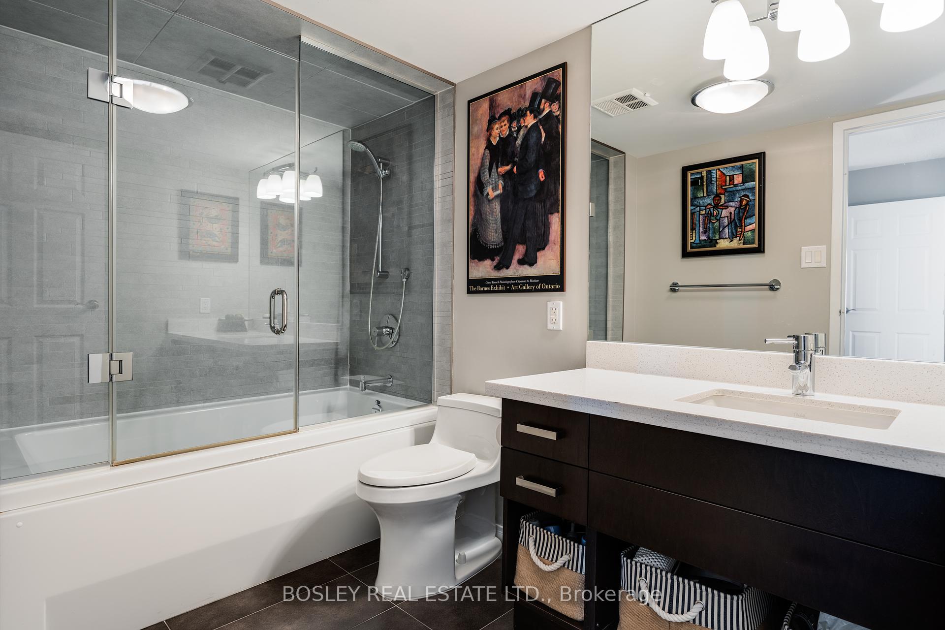 2 Bedrooms Condo at 10 Queens,  Toronto For sale