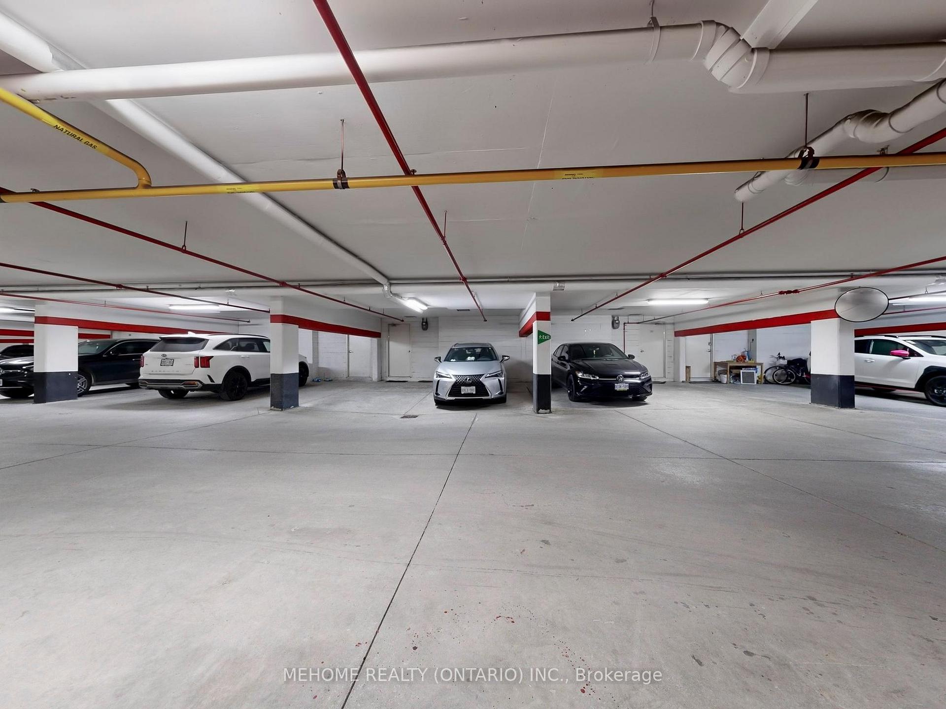 3 Bedrooms Condo at 7 Brighton, Vaughan For sale