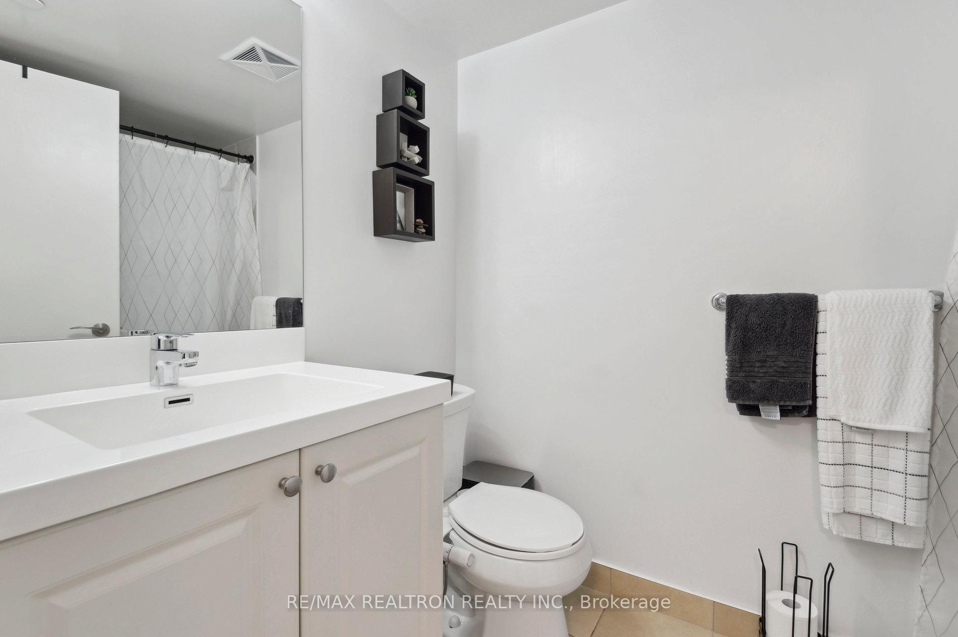 2 Bedrooms Condo at 3091 Dufferin, Toronto For sale