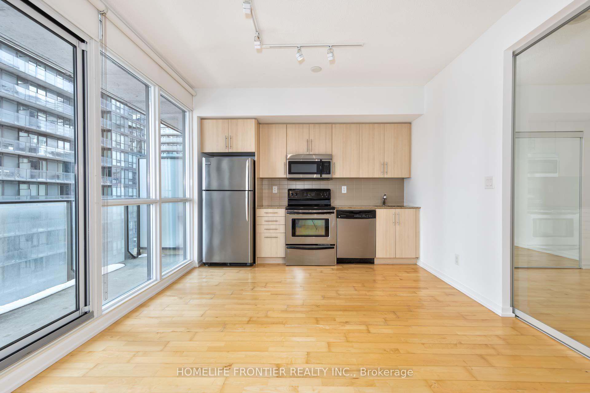 2 Bedrooms Condo at 65 Bremner, Toronto For sale