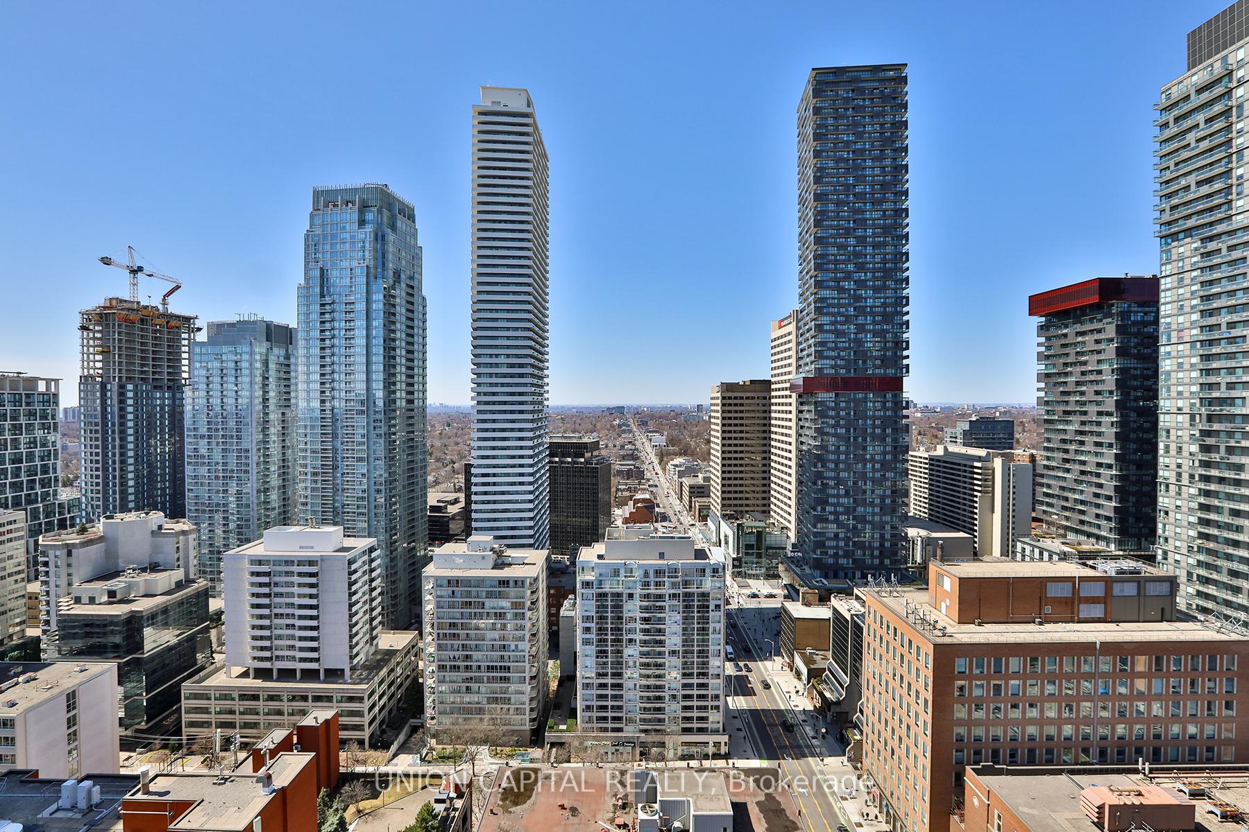 2 Bedrooms Condo at 89 Dunfield, Toronto For sale