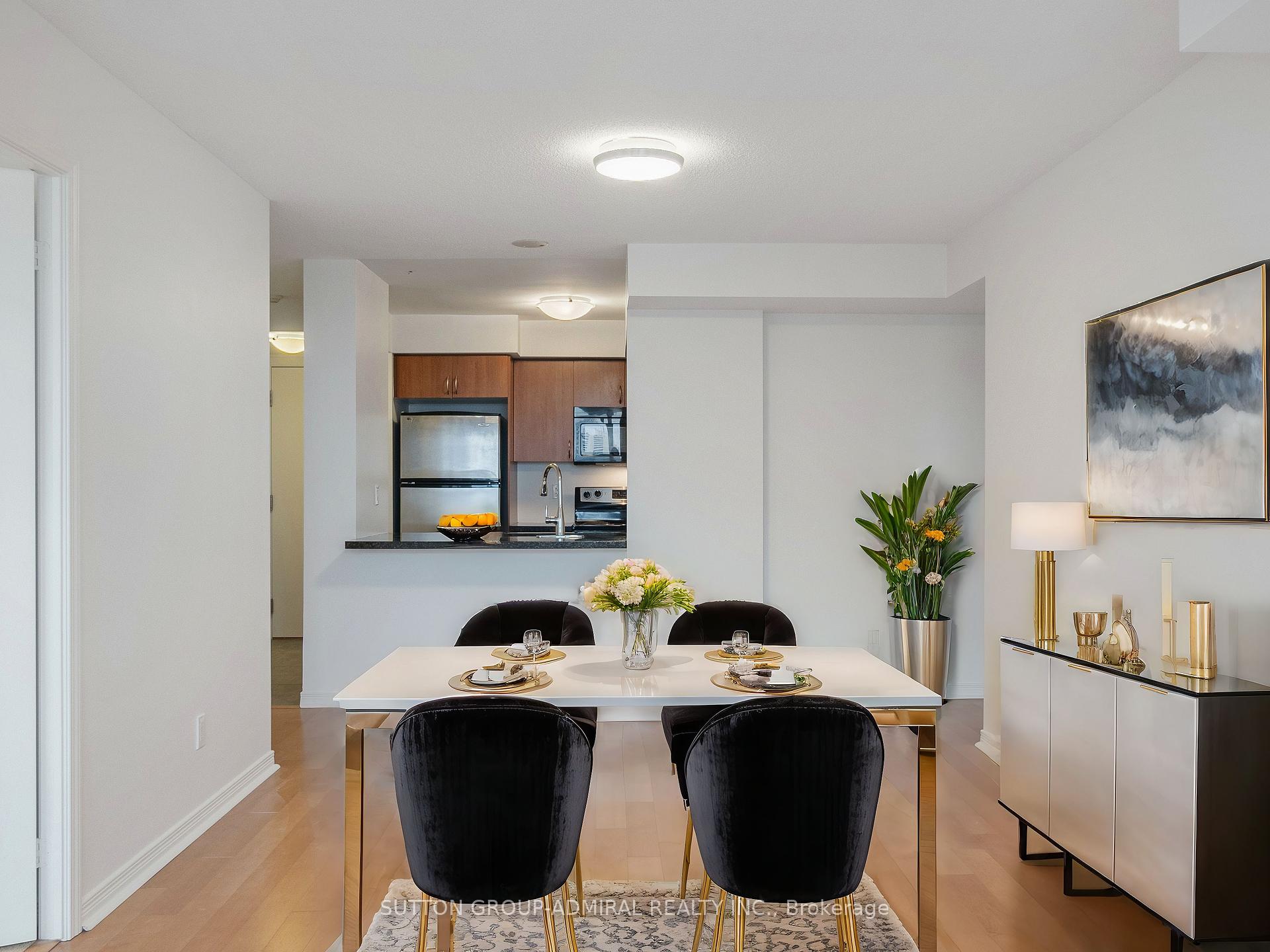 2 Bedrooms Condo at 60 Heintzman, Toronto For sale