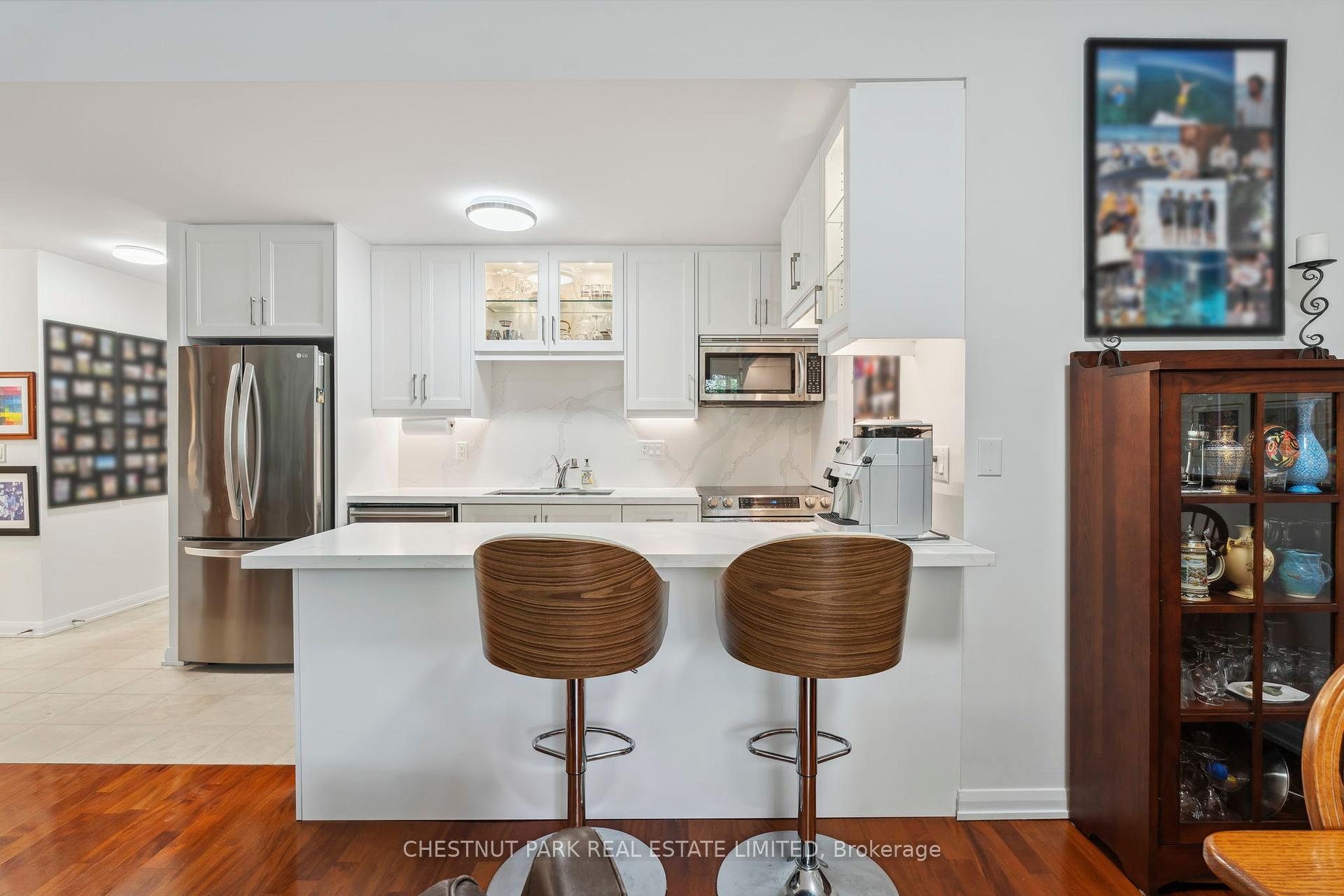 3 Bedrooms Condo at 11 Soho, Toronto For sale