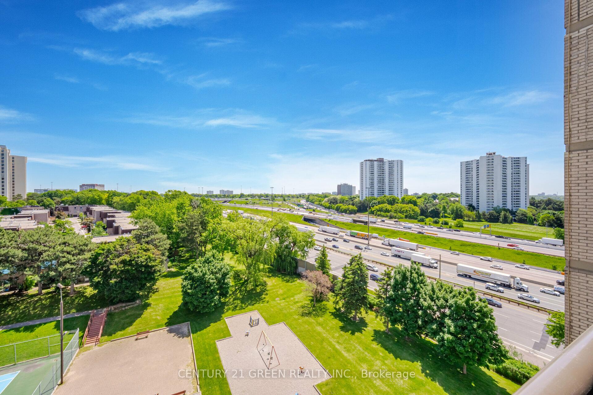 4 Bedrooms Condo at 5 Parkway Forest,  Toronto For sale