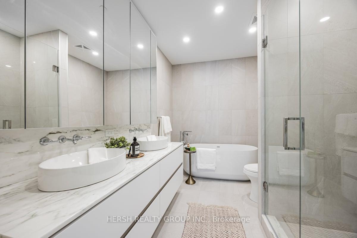 2 Bedrooms Condo at 2 Forest Hill,  Toronto For sale