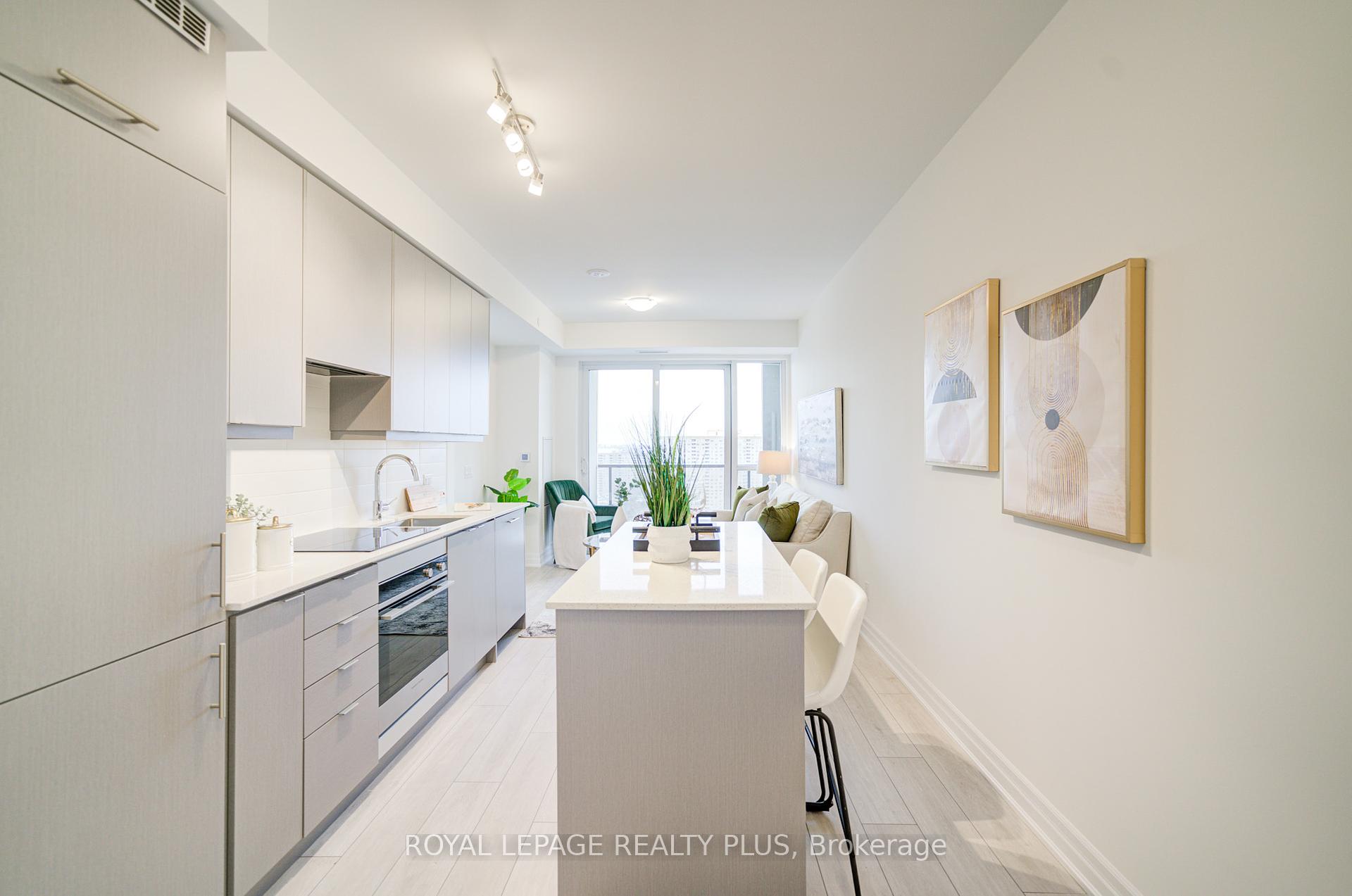 2 Bedrooms Condo at 30 Elm, Mississauga For sale