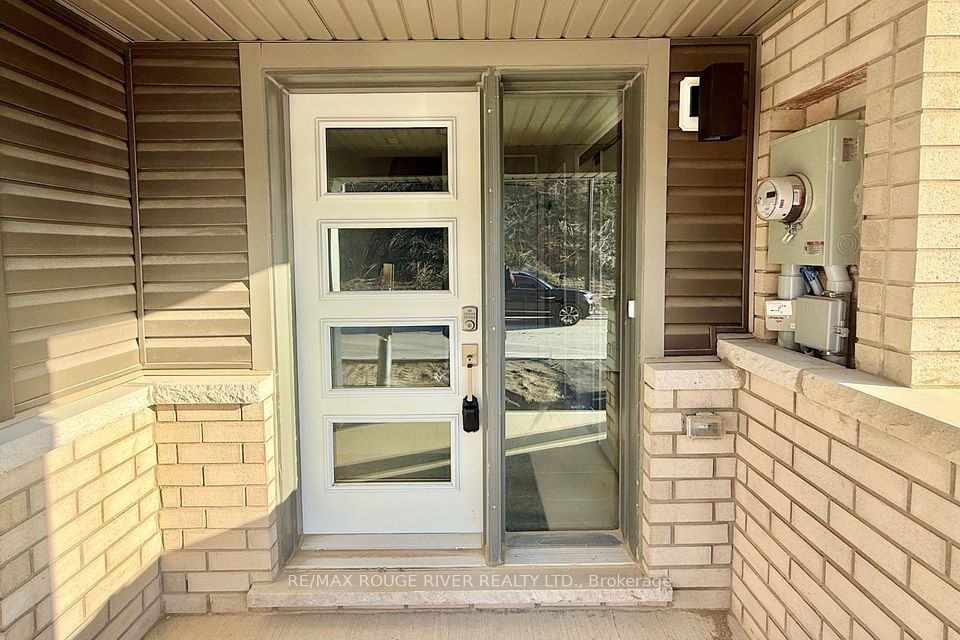 1186 Greentree Path, Oshawa, ON L1H 8L7