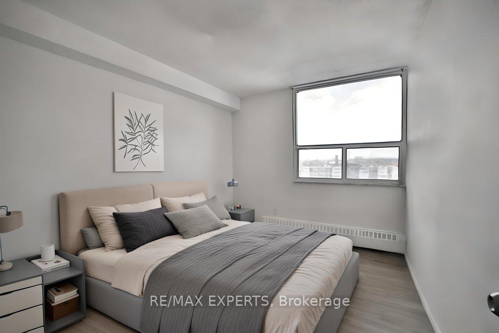 2 Bedrooms Condo at 551 The West Mall,  Toronto For sale