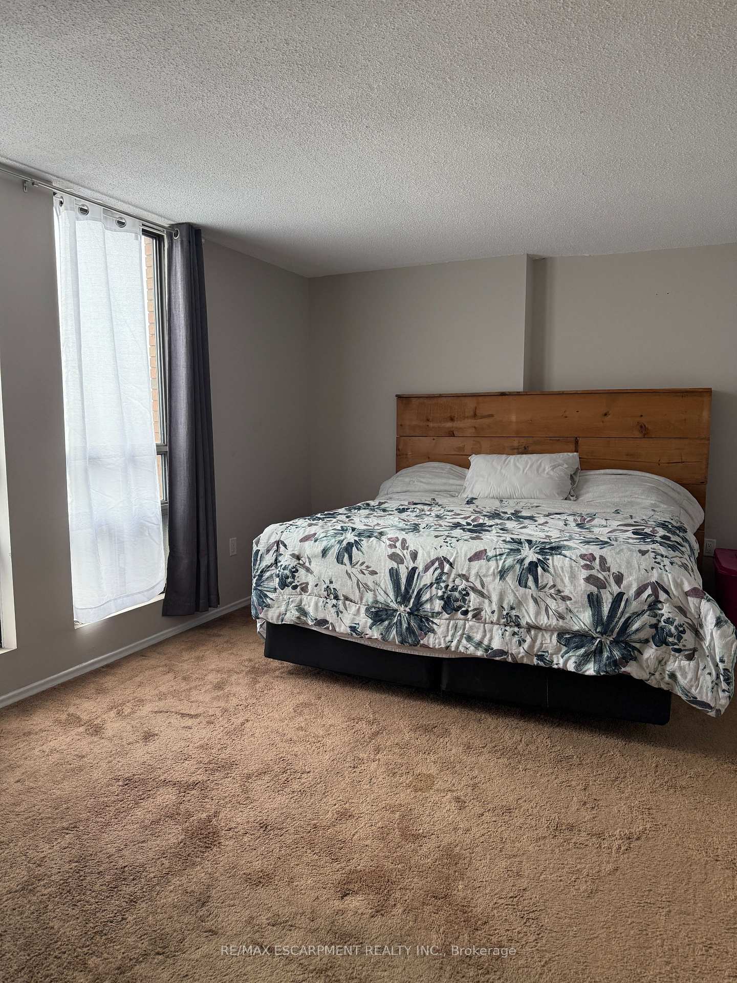 2 Bedrooms Condo at 222 Jackson, Hamilton For sale