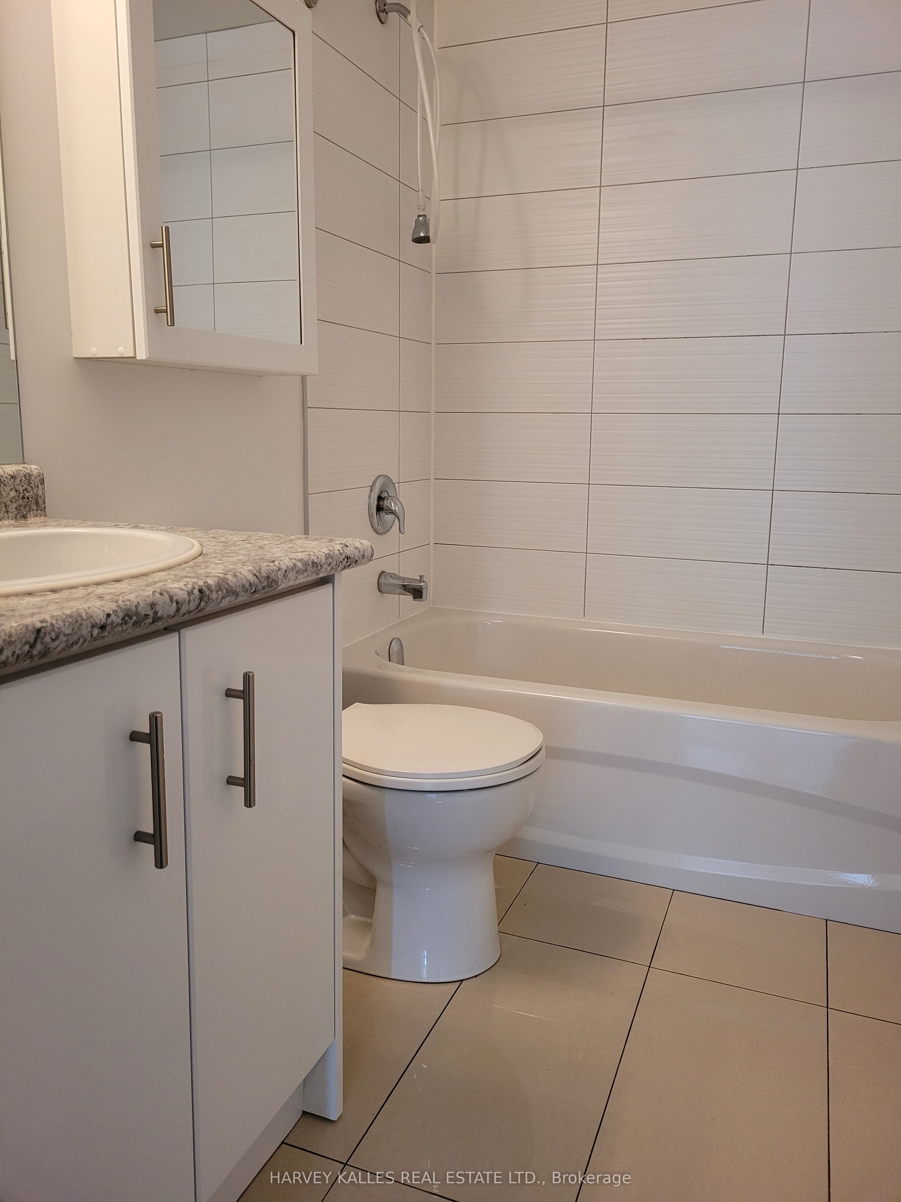55 Charles Street W 901