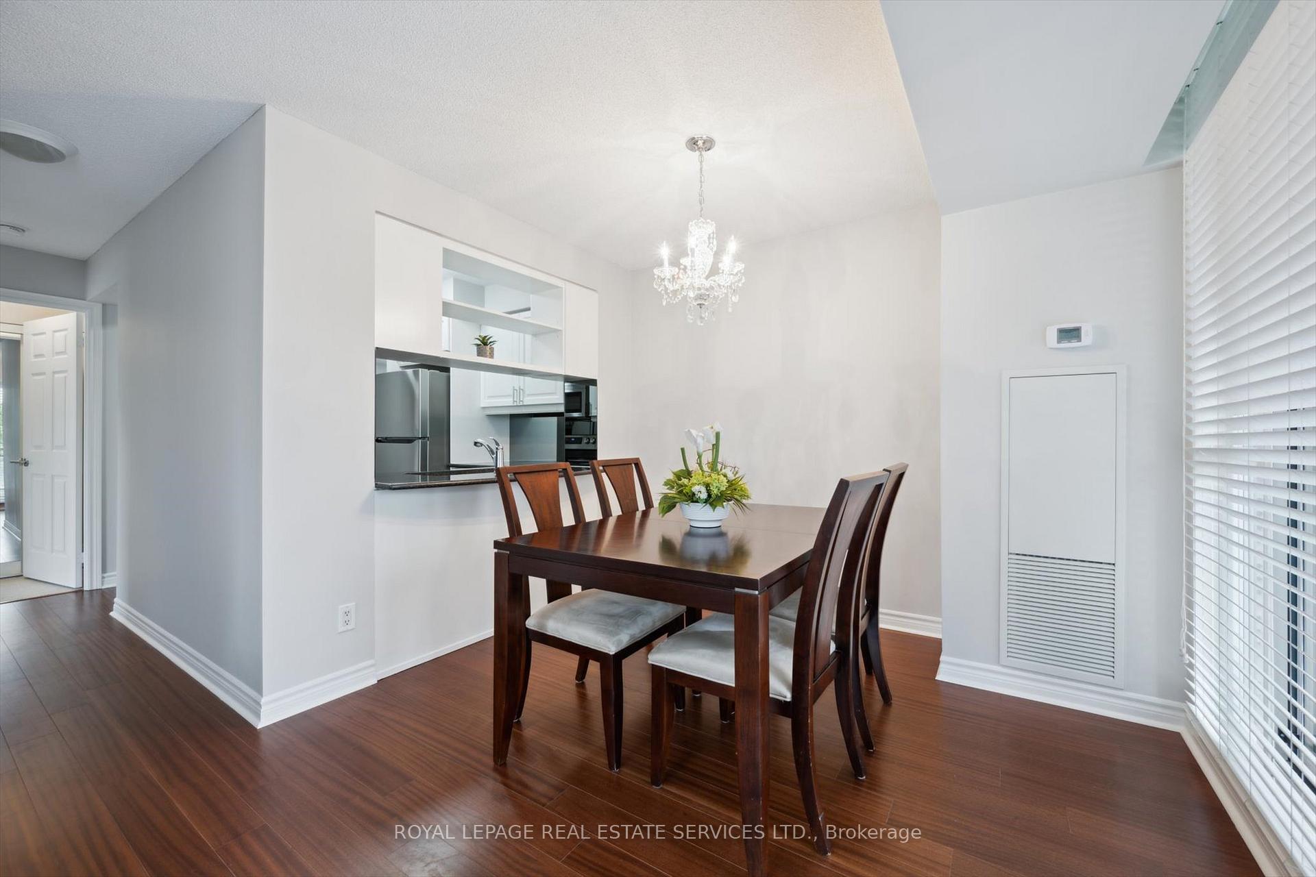 2 Bedrooms Condo at 2325 Central Park, Oakville For sale