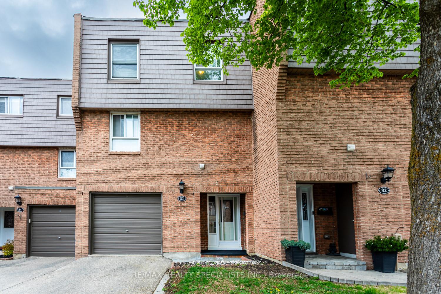5 Bedrooms Condo at 405 Hyacinthe, Mississauga For sale