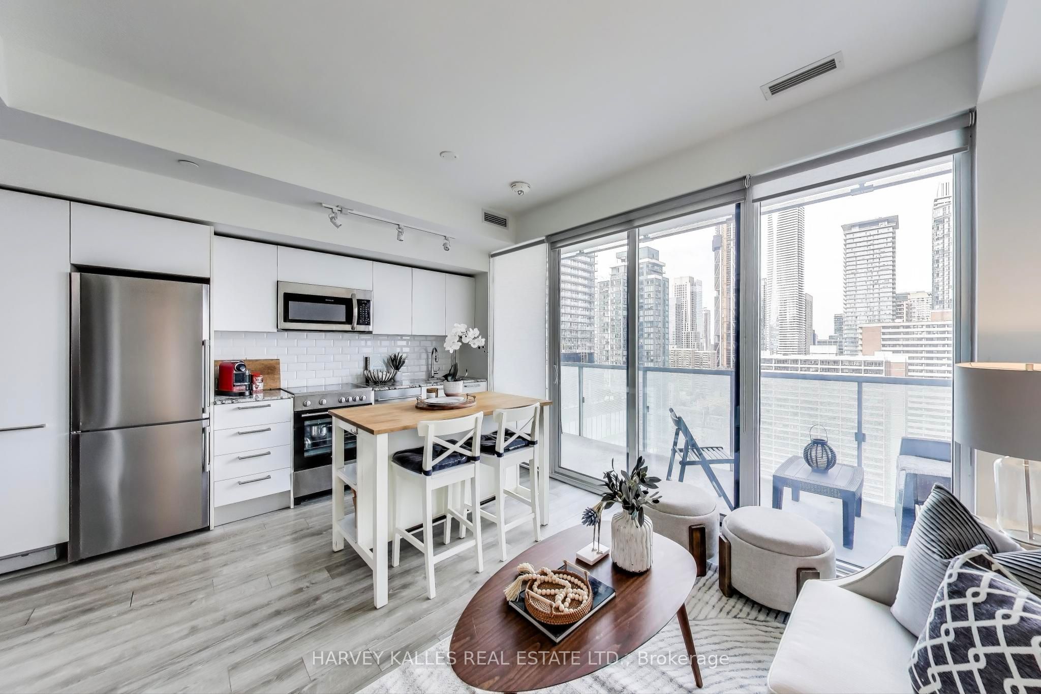 28 Wellesley Street E, #2408