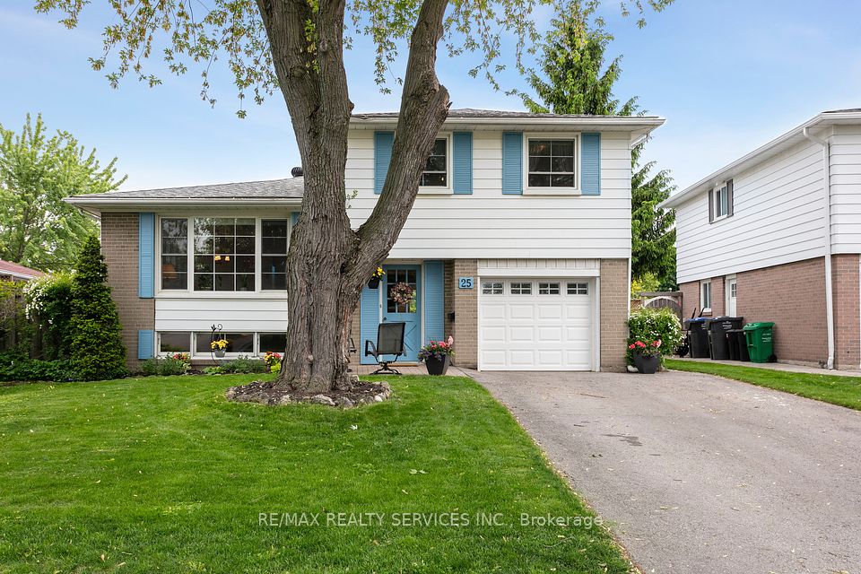 25 Melville Crescent, Brampton, ON L6W 2S3