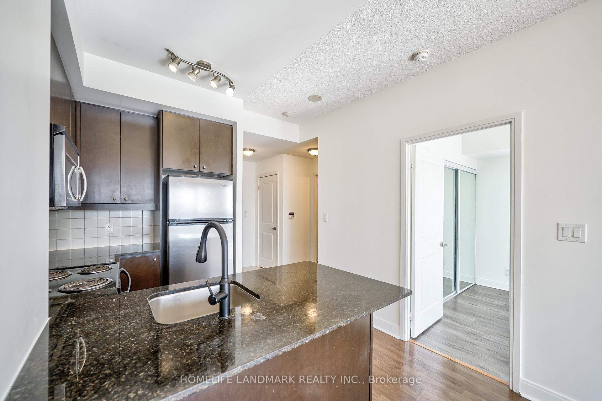 1 Bedroom Condo at 60 Absolute,  Mississauga For sale
