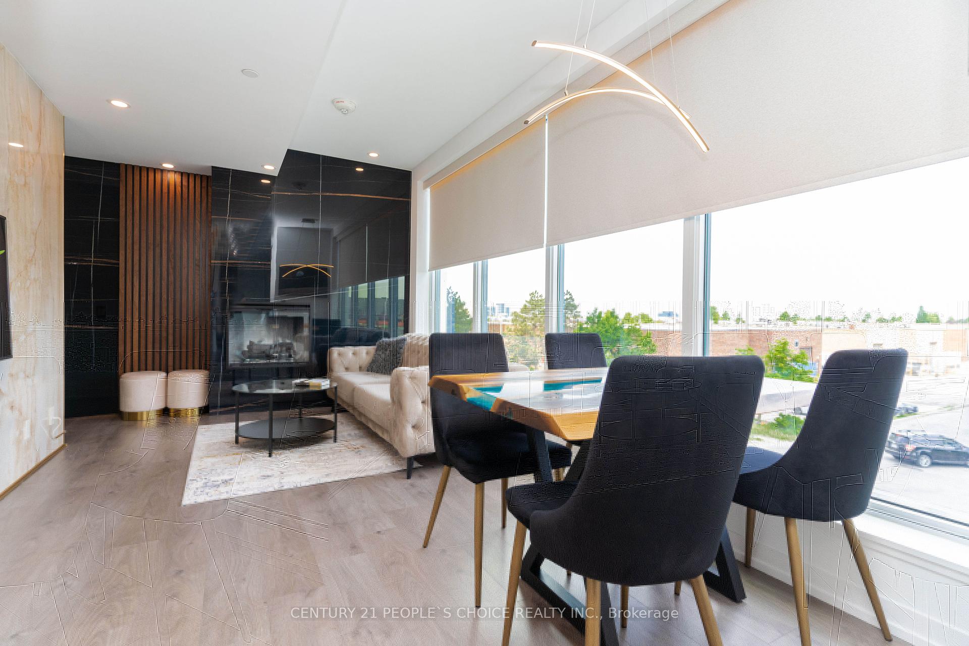 3 Bedrooms Condo at 950 Portage, Vaughan For sale