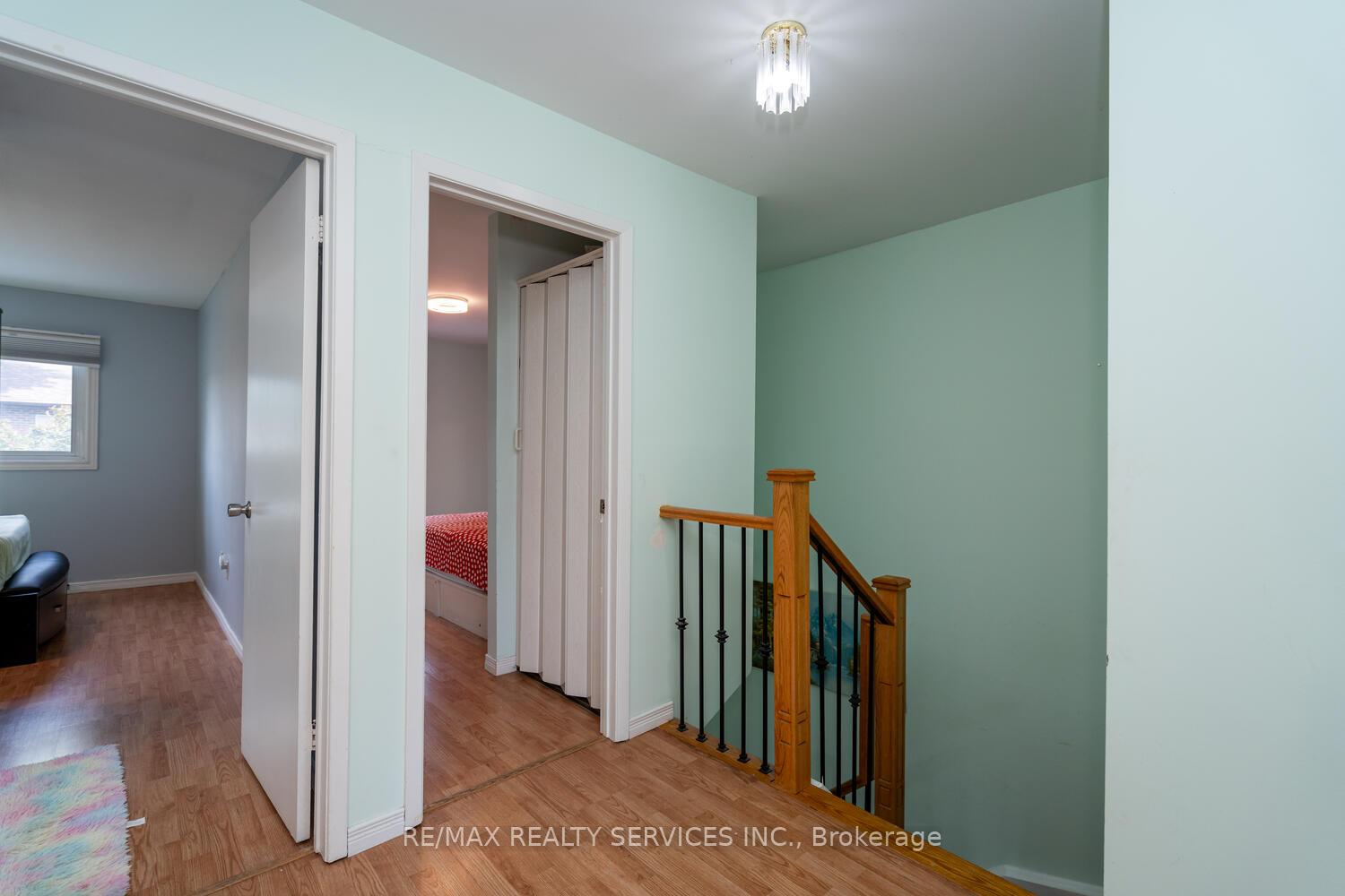 5 Bedrooms Condo at 2825 Gananoque, Mississauga For sale