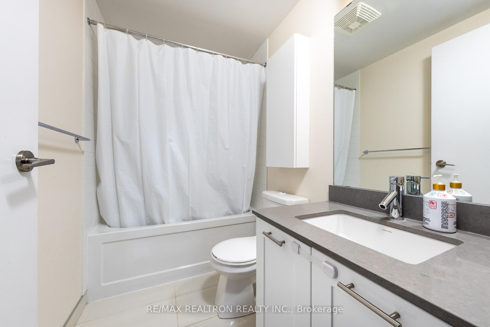 3 Bedrooms Condo at 2200 Lake Shore, Toronto For sale