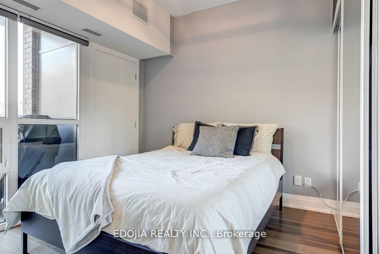 1 Bedroom Condo at 8302 Islington, Vaughan For sale