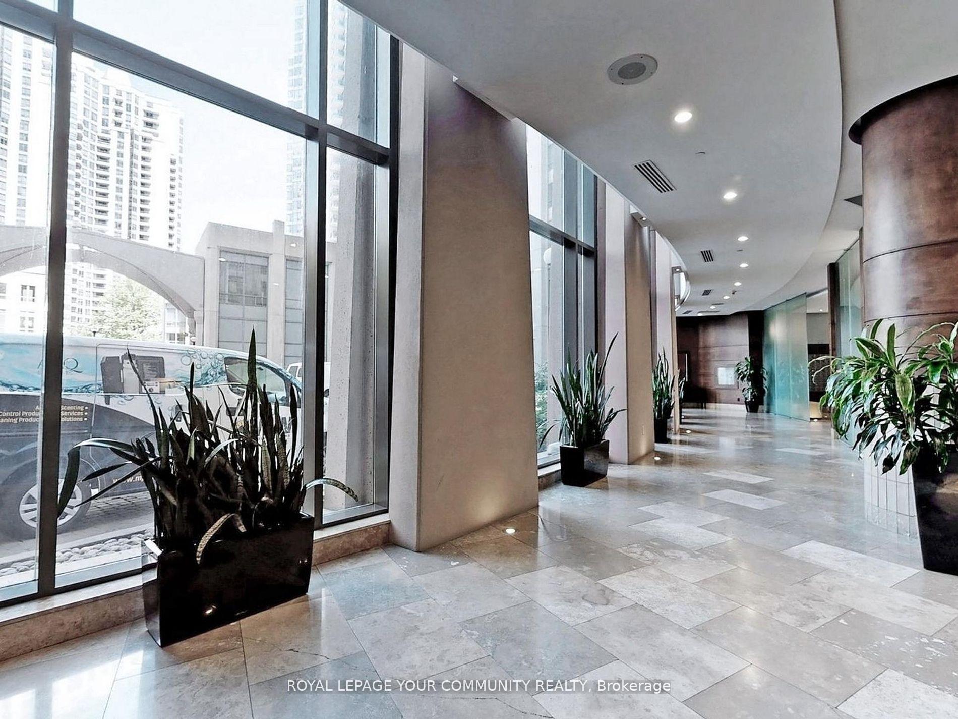 2 Bedrooms Condo at 15 Northtown,  Toronto For sale