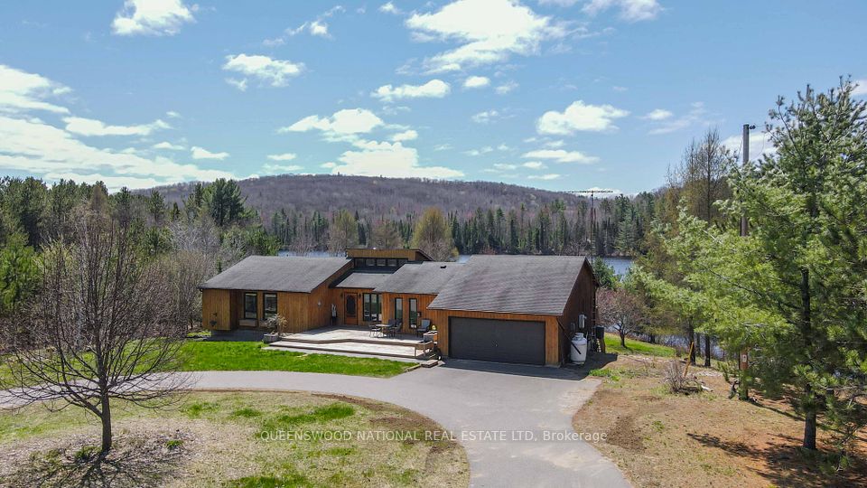 3387 Old Barry's Bay Road, Madawaska Valley, ON K0J 1B0