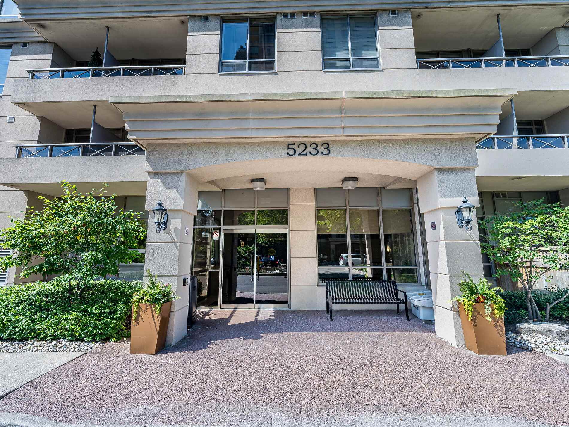 3 Bedrooms Condo at 5233 Dundas, Toronto For sale
