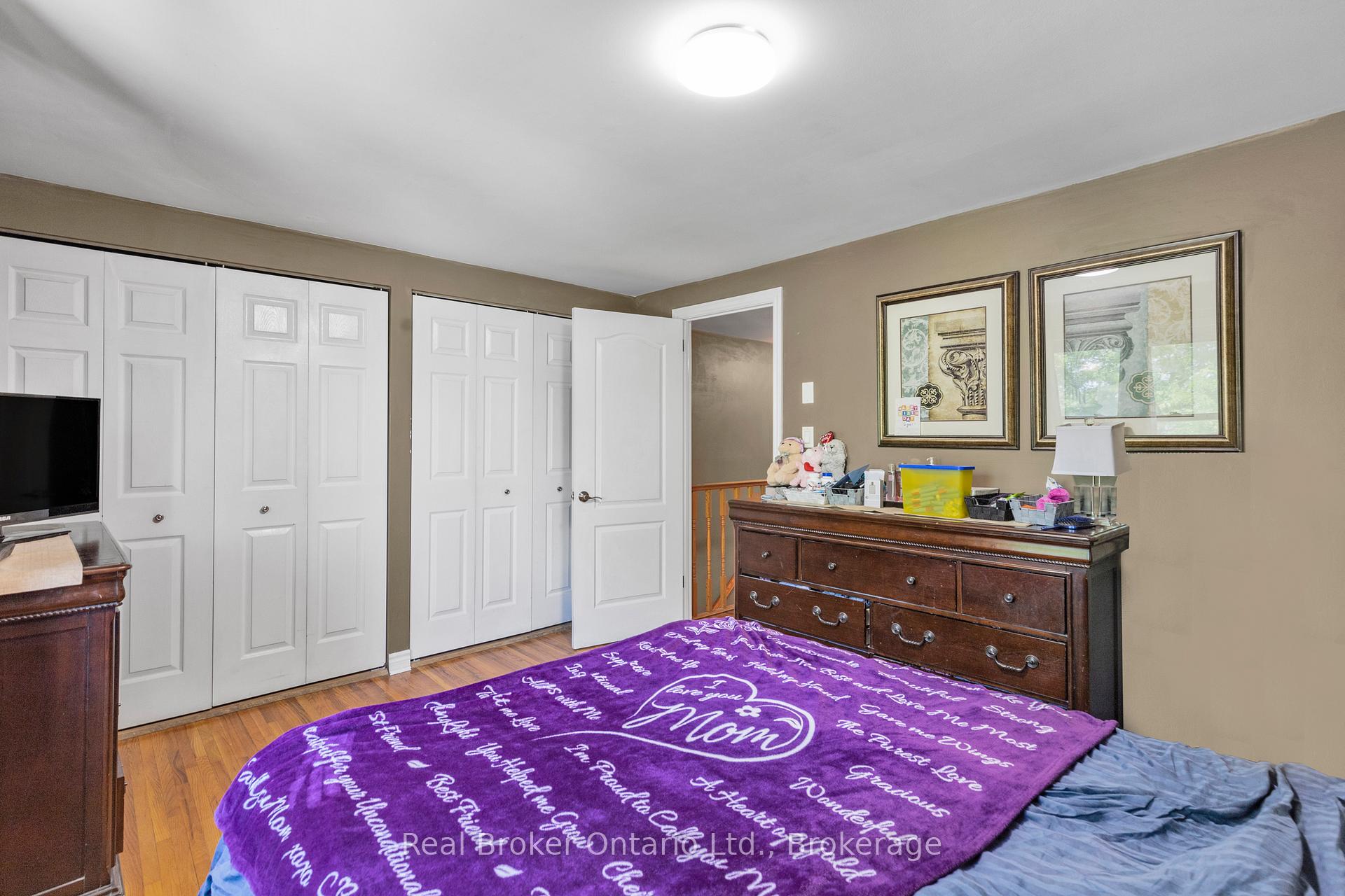 3 Bedrooms Condo at 2111 Meadowbrook, Burlington For sale