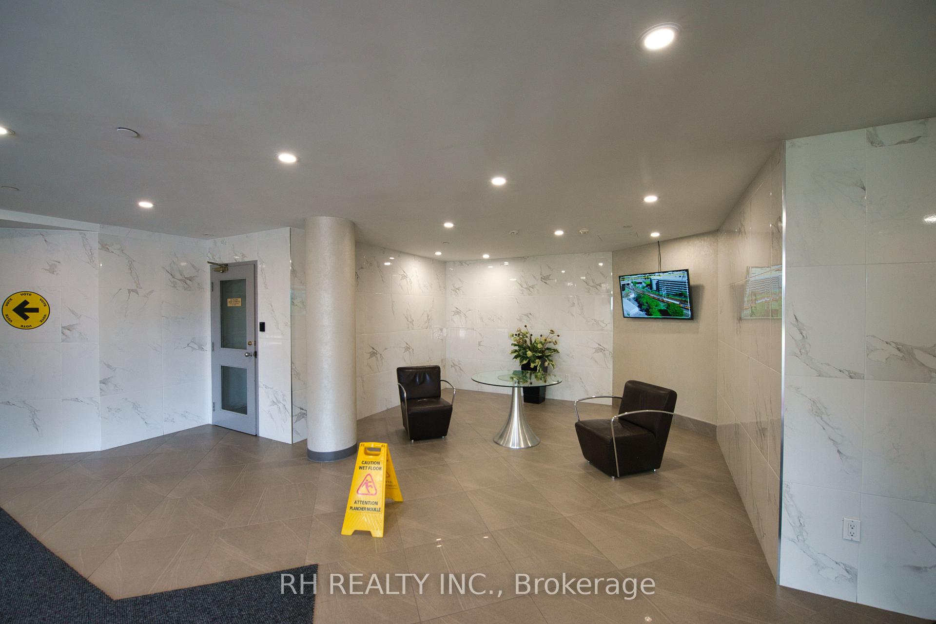 3 Bedrooms Condo at 300 Alton Towers,  Toronto For sale