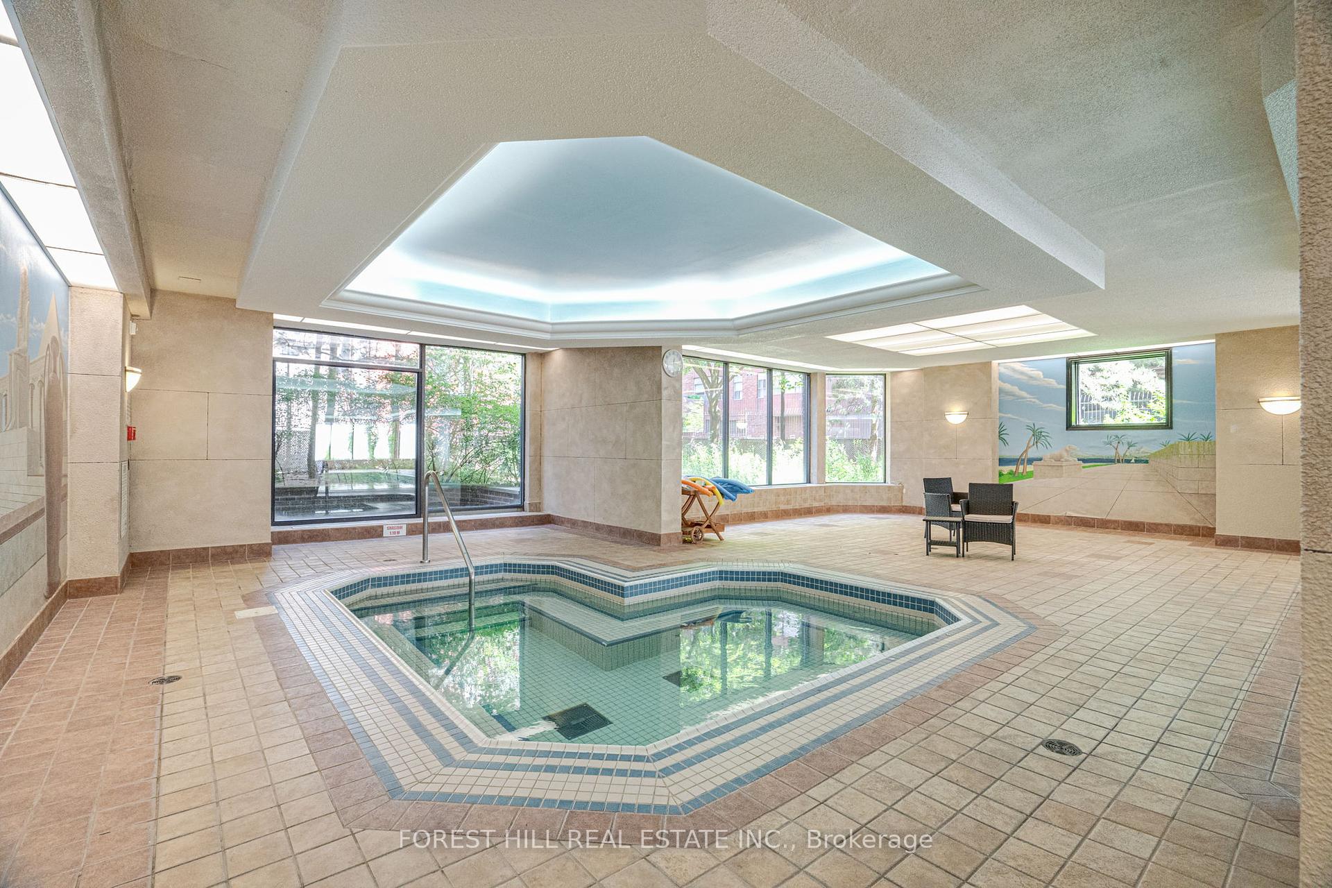 2 Bedrooms Condo at 633 Bay, Toronto For sale