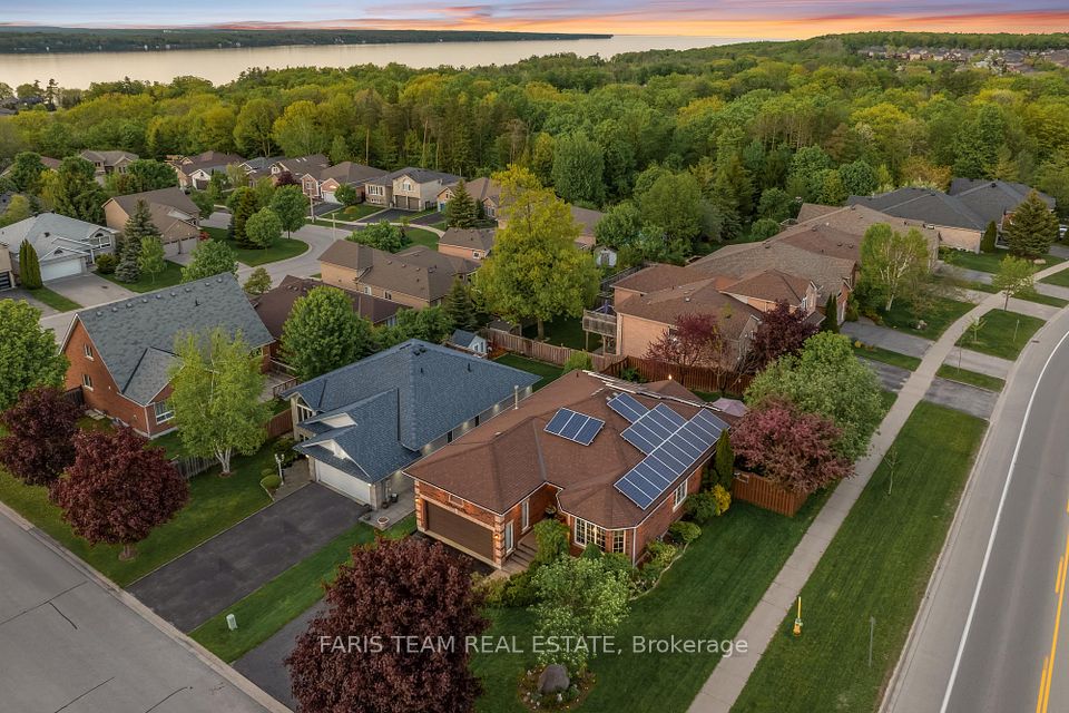 1 Bloxham Place, Barrie, ON L4N 9K3