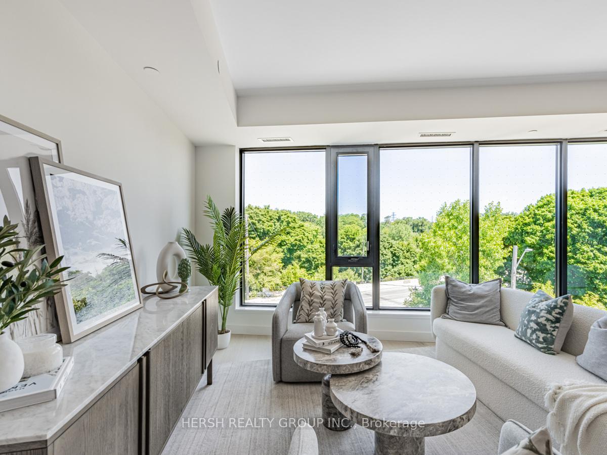 2 Bedrooms Condo at 160 Kingsway,  Toronto For sale