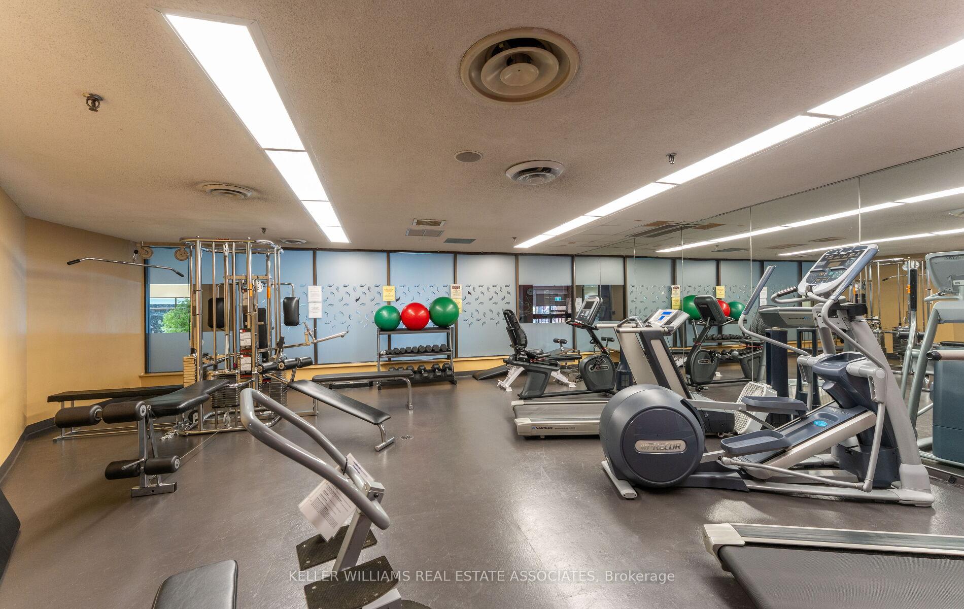 3 Bedrooms Condo at 2010 Islington, Toronto For sale