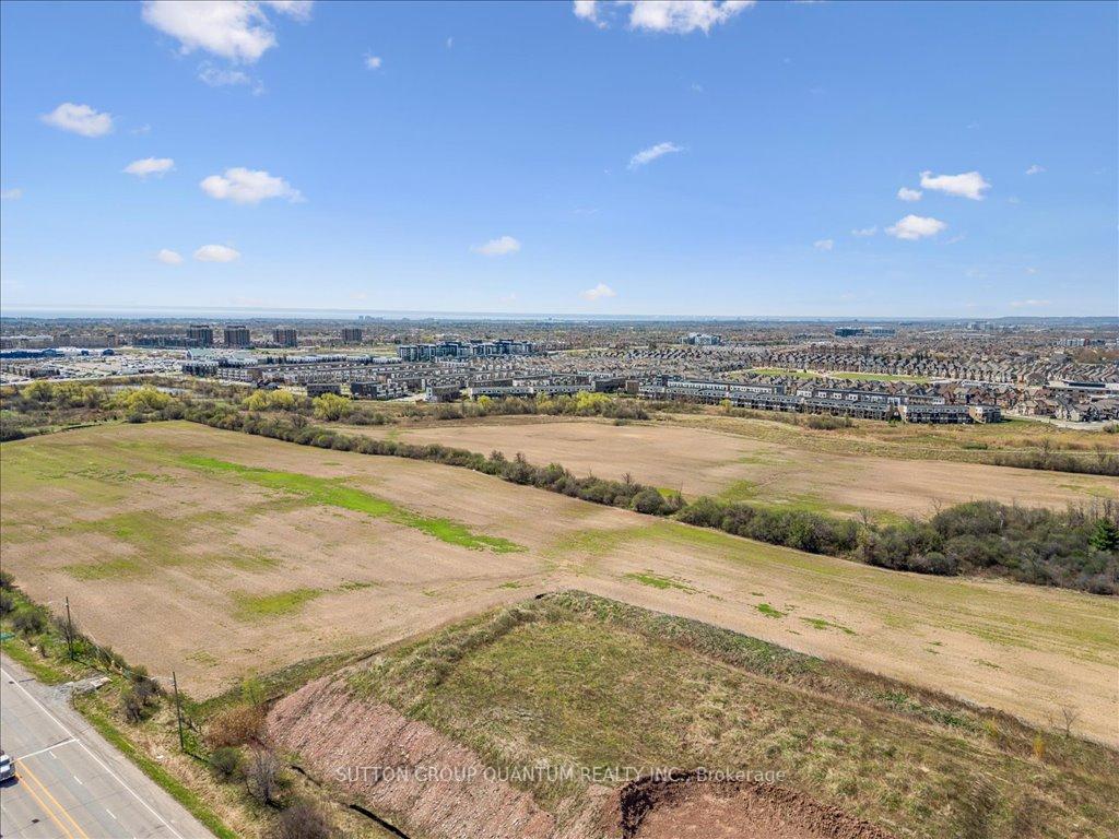 1 Bedroom Condo at 3200 William Coltson,  Oakville For sale