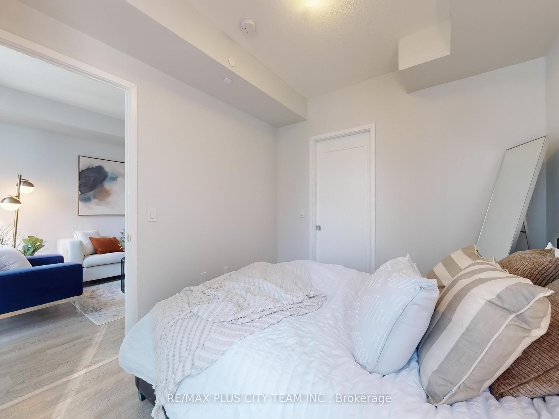 2 Bedrooms Condo at 99 John, Toronto For sale
