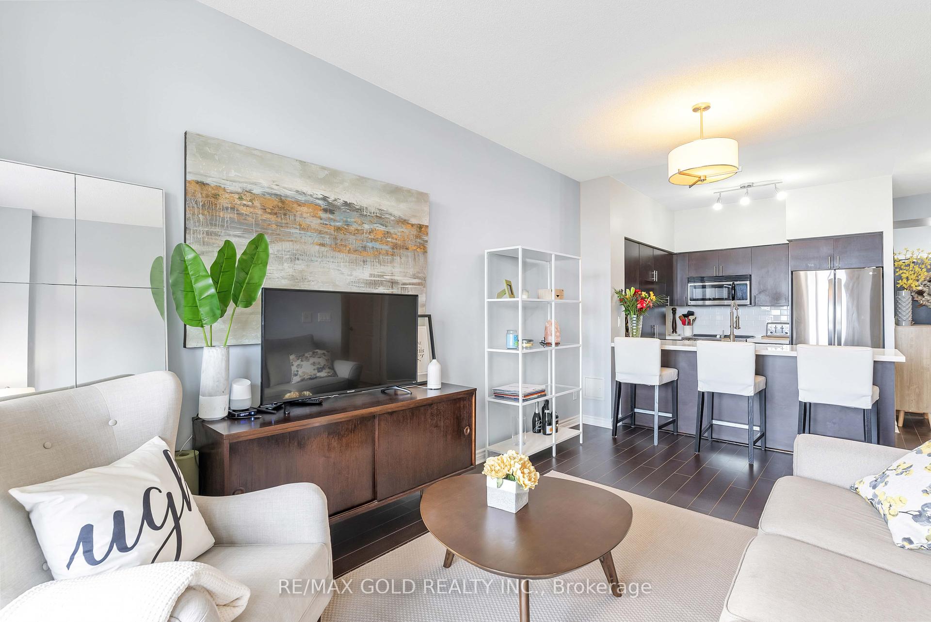 2 Bedrooms Condo at 388 Prince Of Wales, Mississauga For sale