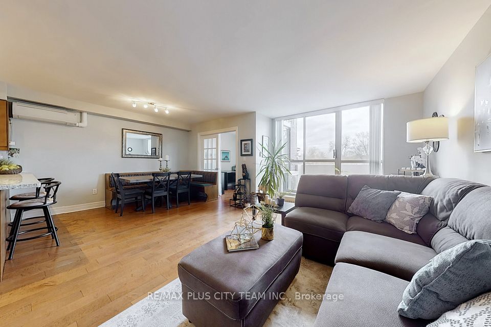 #215 - 35 Ormskirk Avenue, Toronto, ON M6S 1A8