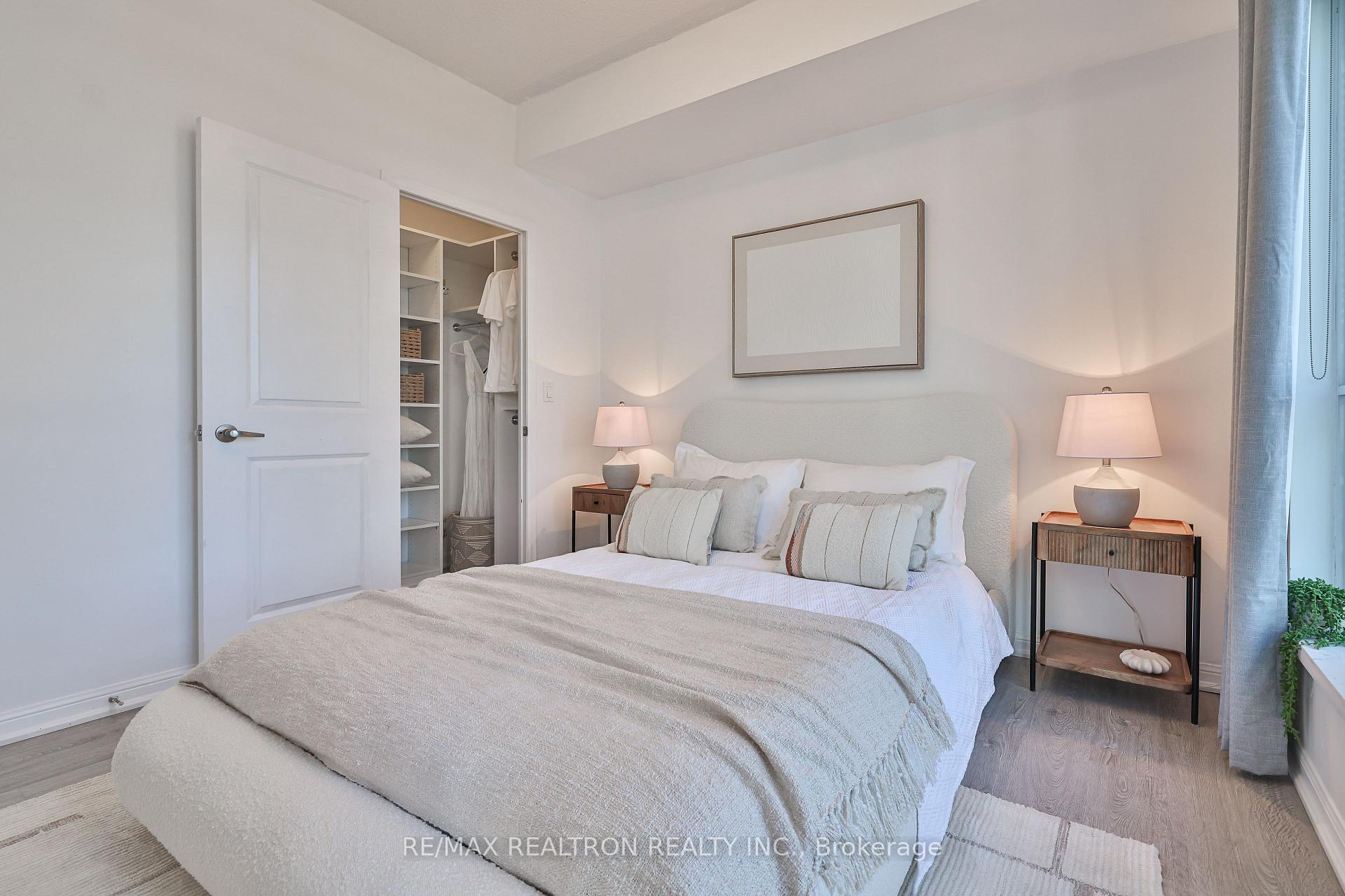 2 Bedrooms Condo at 21 Grand Magazine, Toronto For sale