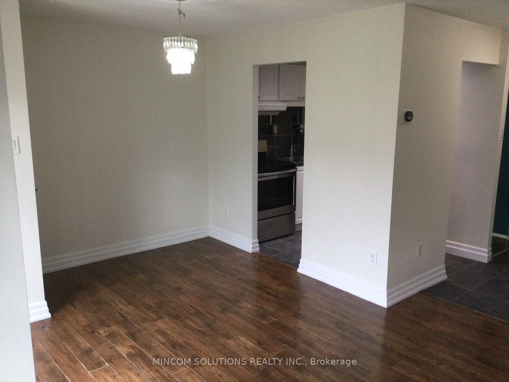 2 Bedrooms Condo at 2001 Bonnymede,  Mississauga For sale