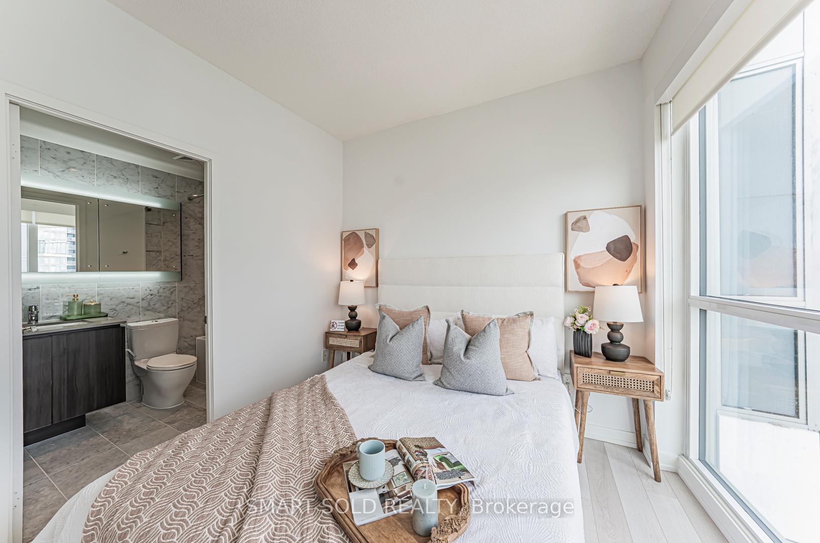 2 Bedrooms Condo at 117 Mcmahon, Toronto For sale