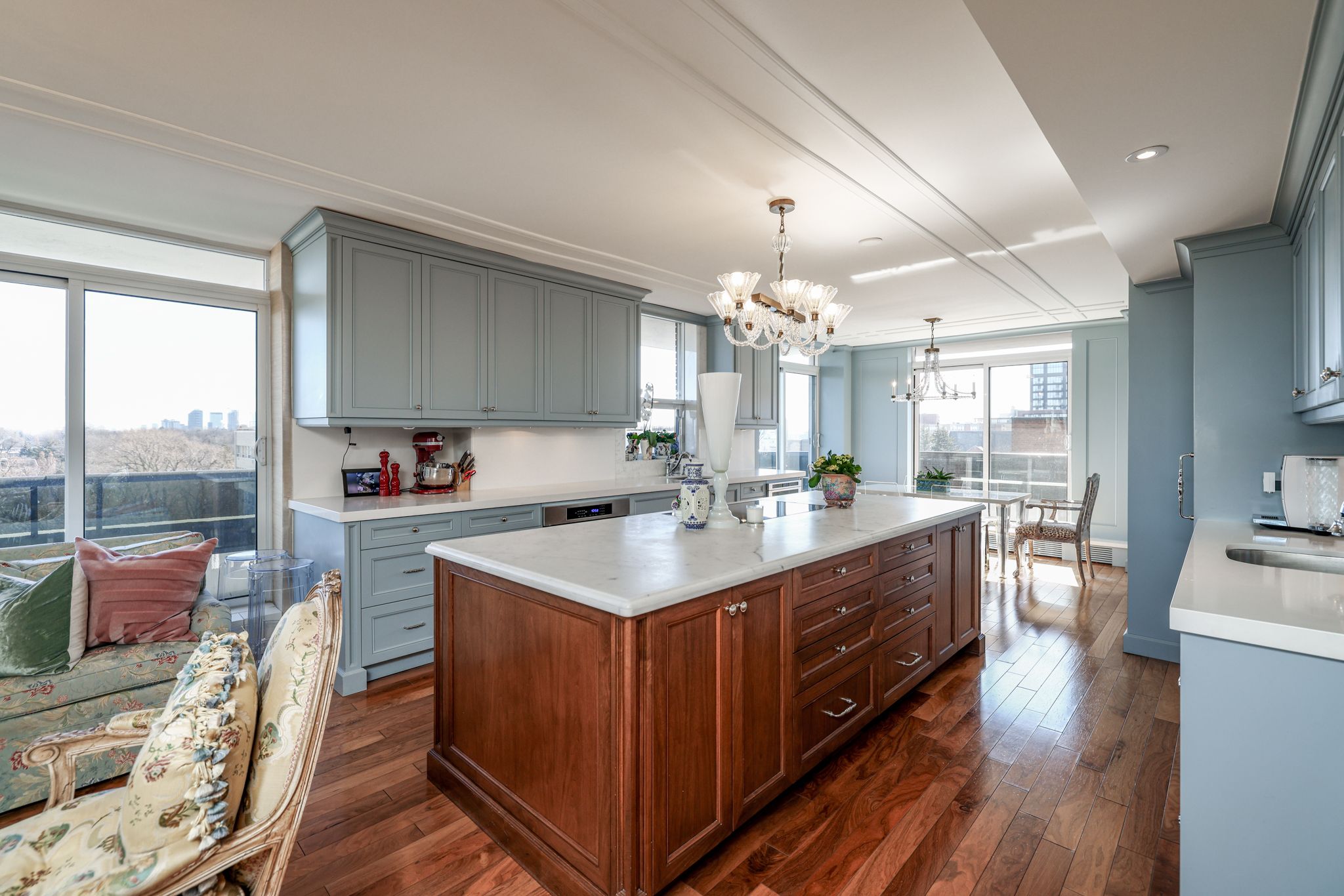 2600 Bathurst Street 801