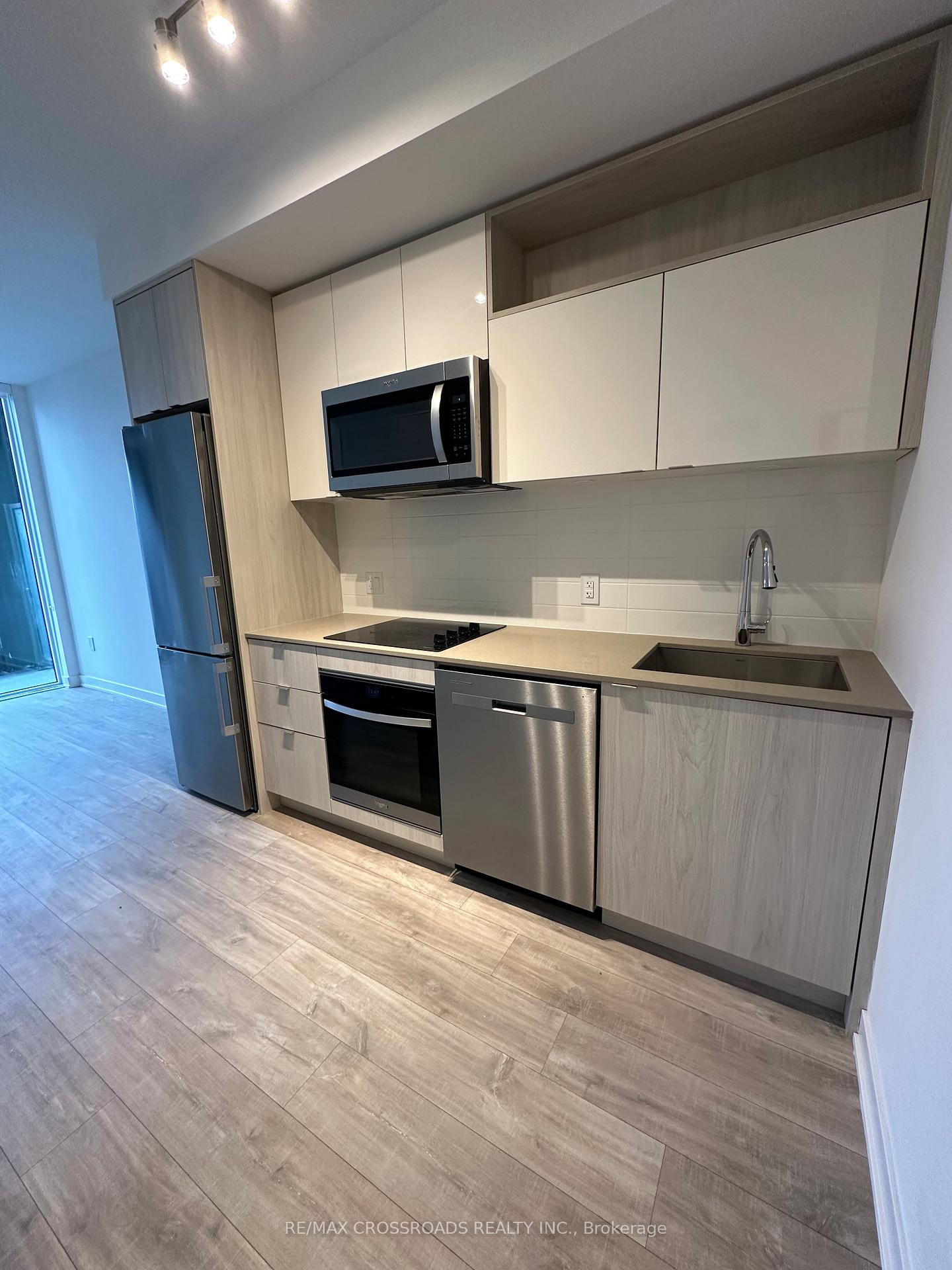 2 Bedrooms Condo at 70 Princess,  Toronto For sale