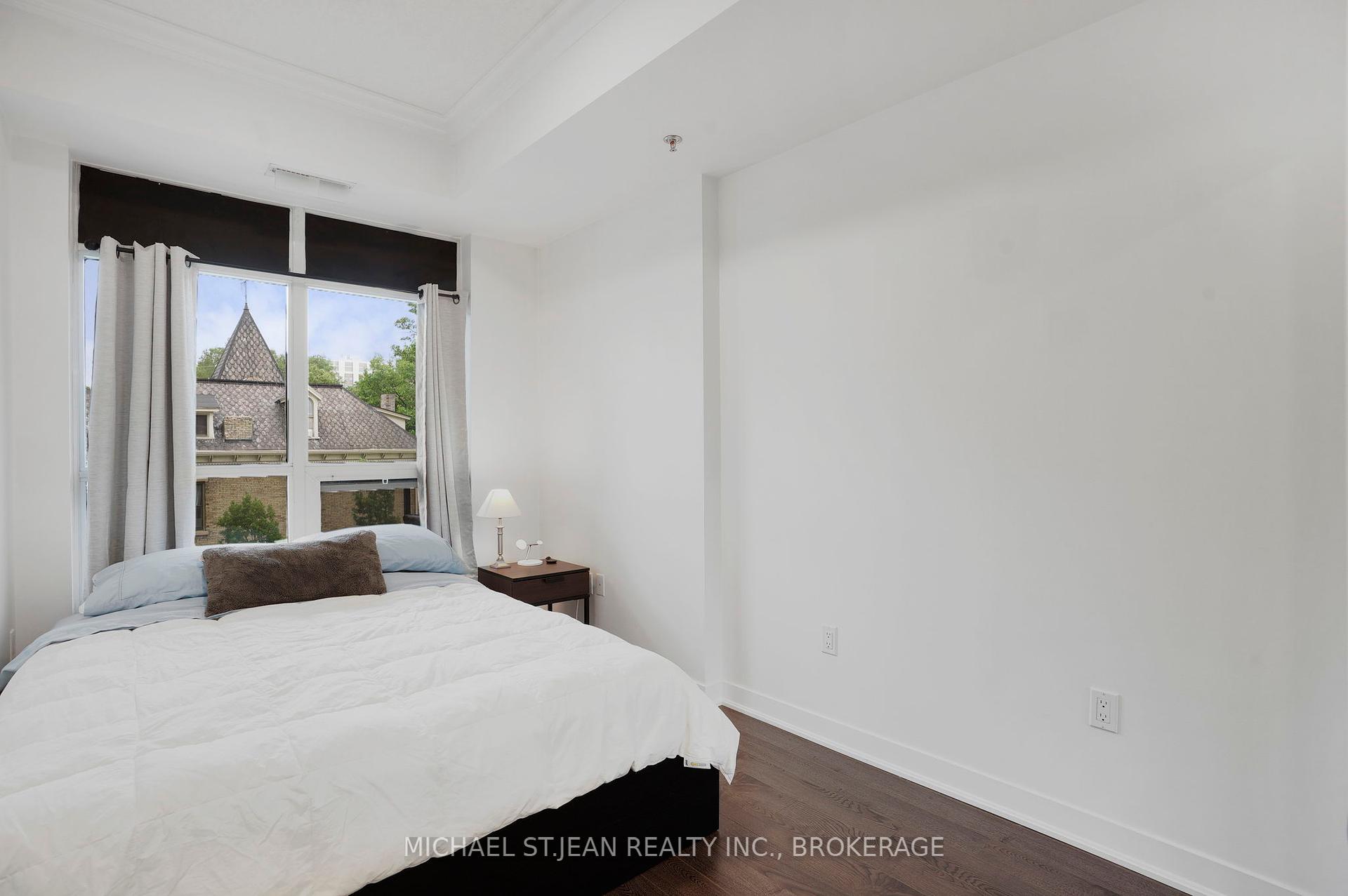 1 Bedroom Condo at 90 Charlton, Hamilton For sale