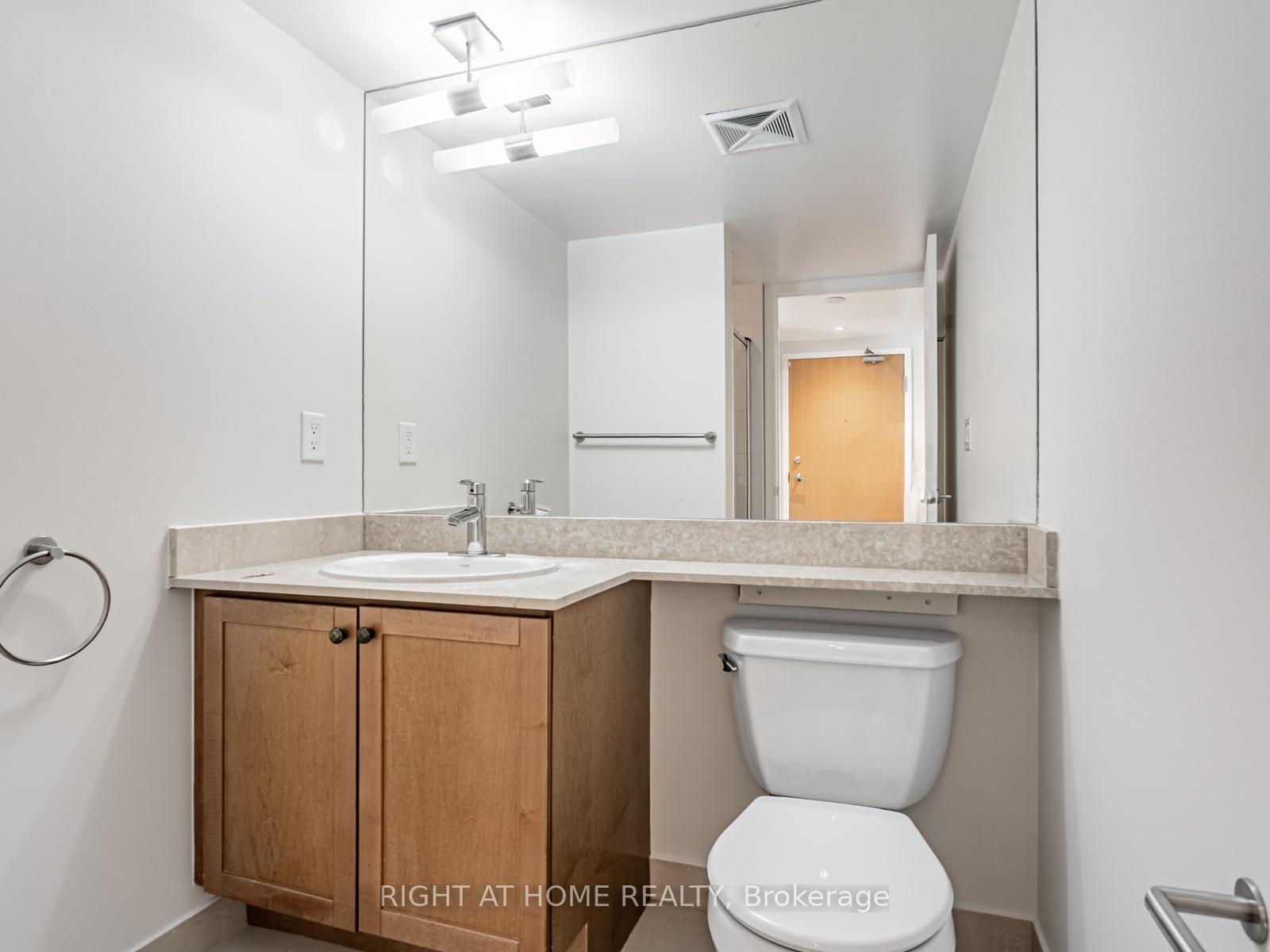 2 Bedrooms Condo at 736 Spadina, Toronto For sale